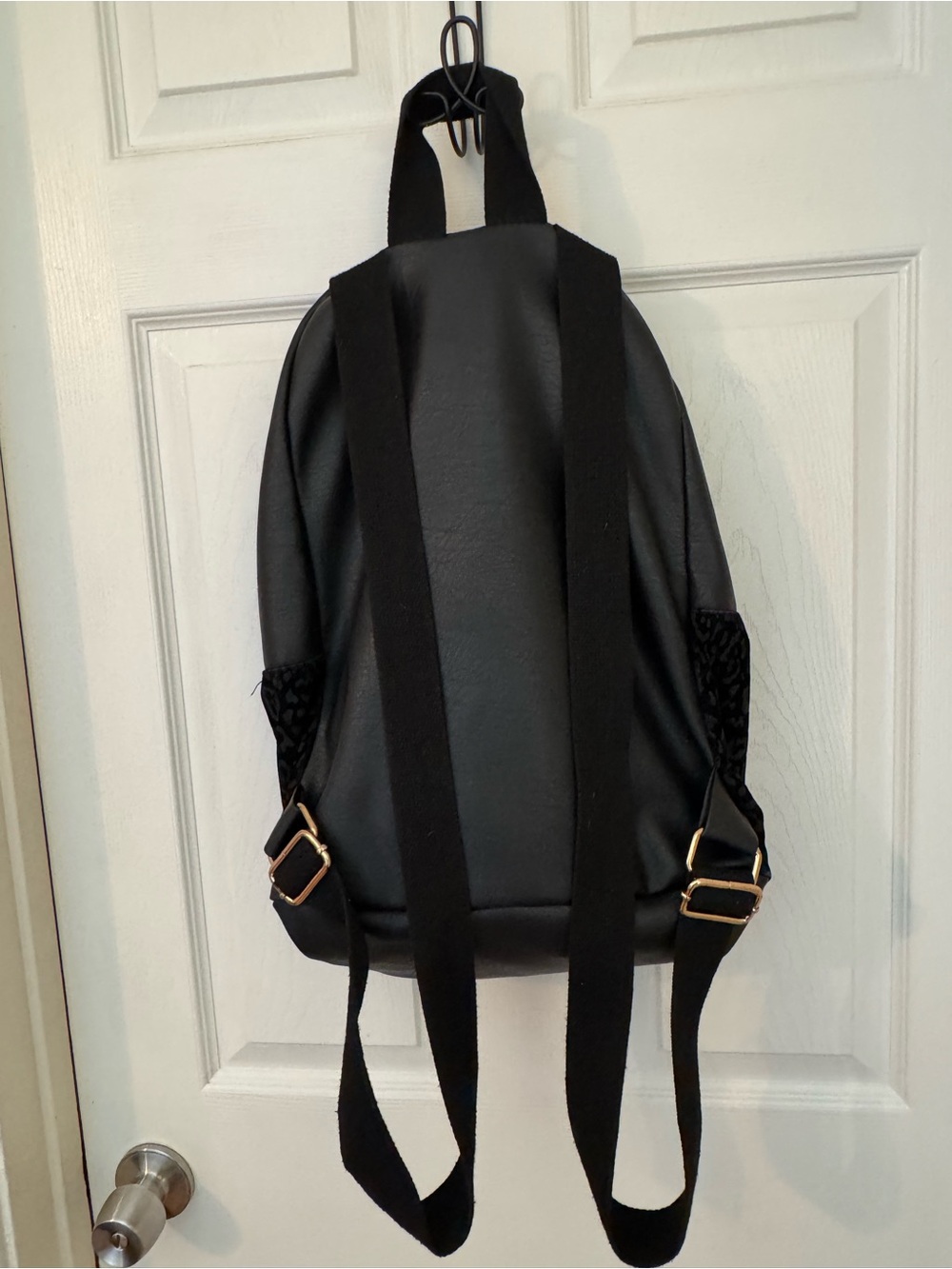 Rampage Black Velvet Leopard Print
Fashion Backpack Goth Y2K. (EUC) - Picture 7 of 9